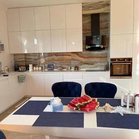 Seaview Penthouse فلورا