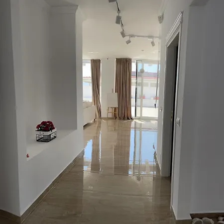 Seaview Penthouse شقة *